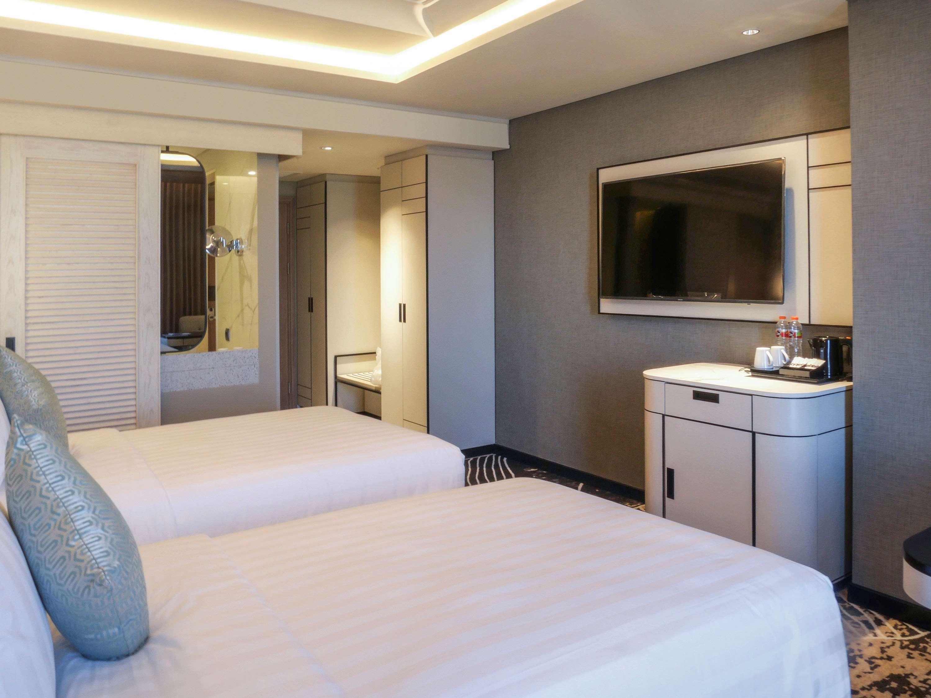 Movenpick Surabaya City Rum bild