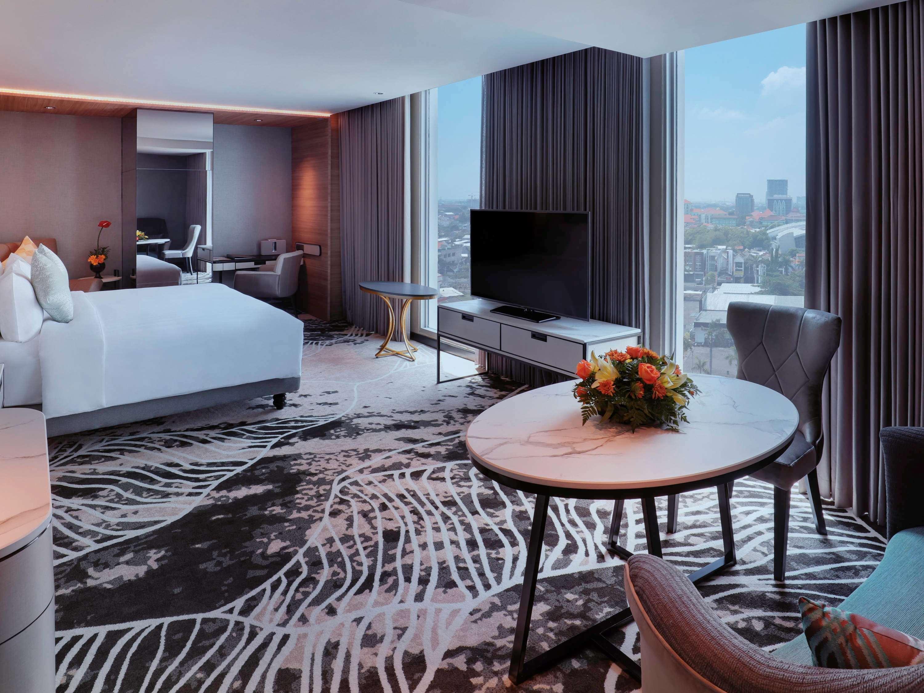 Movenpick Surabaya City Exteriör bild